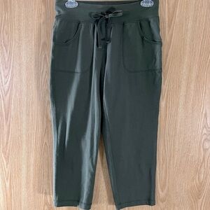 New Athletic Works Army Green Joggers Capris Pants